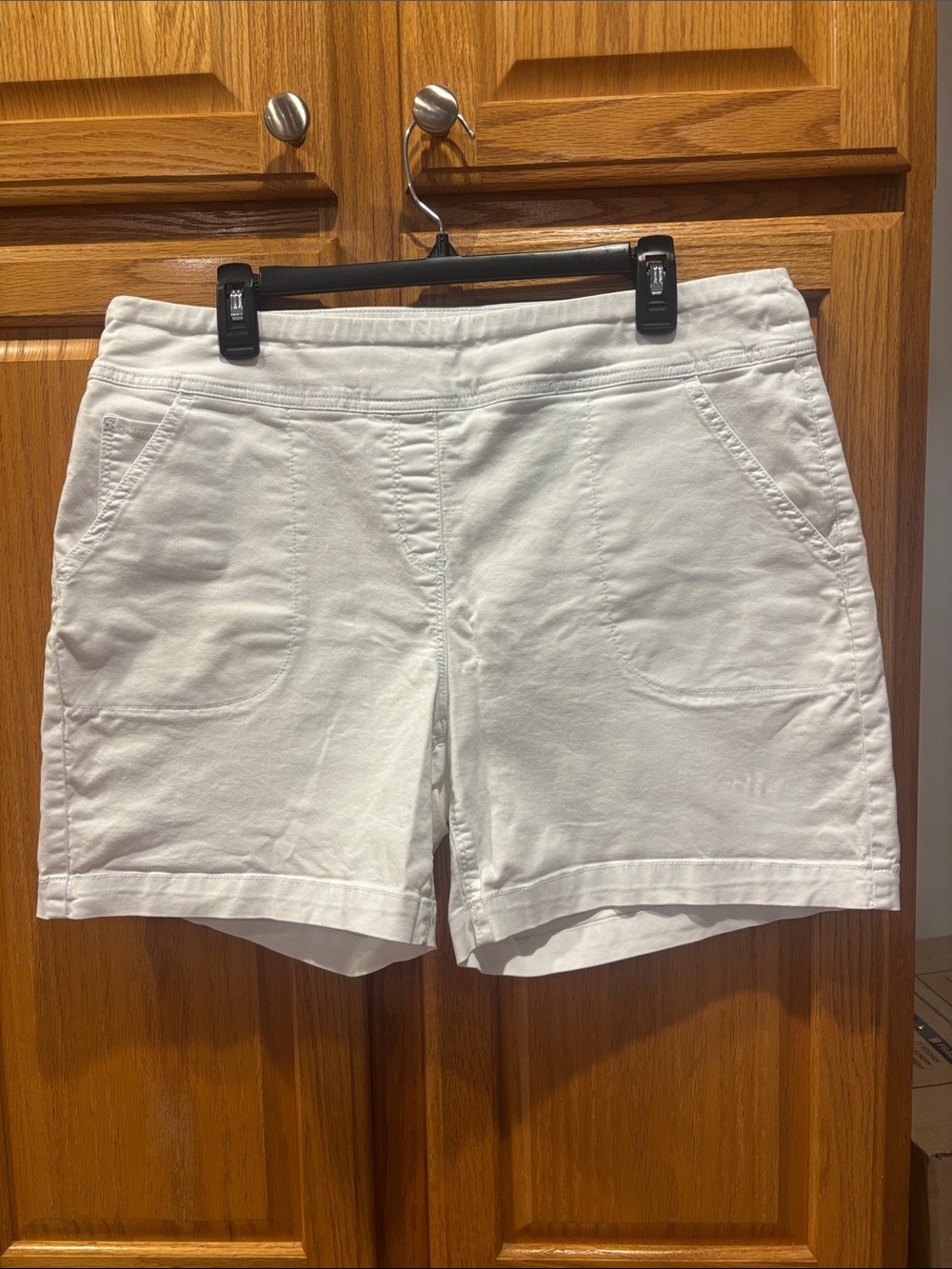 Westbound White Cotton Stretchy Shorts with Front Pockets-Size16-